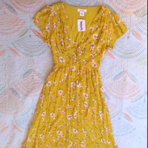 Yellow, floral dress for petite woman.